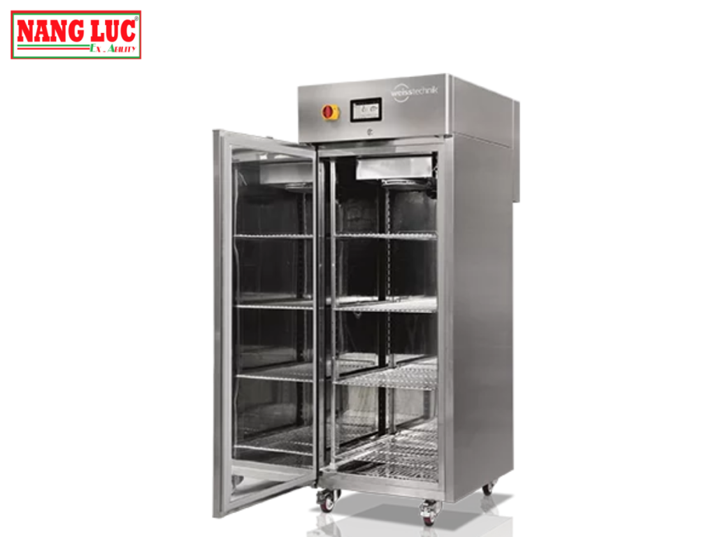 Constant Climate Chambers) Weiss Technik Model T/330/0/60