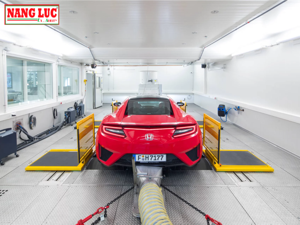 Phòng Thử Môi Trường Động Lực Học Ô Tô (Drive In Climate Test Chamber with Dynamometer for Vehicles) Weiss Technik Model Auto Climate Dynamometer