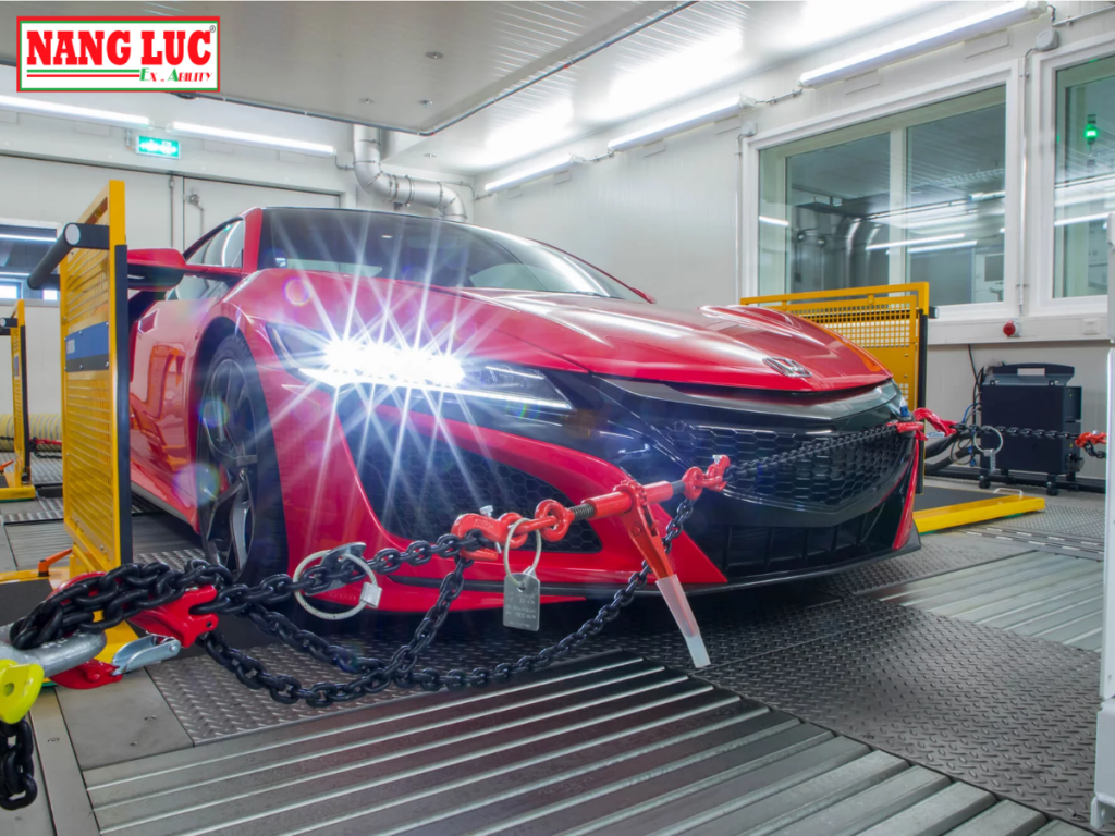 Phòng Thử Môi Trường Động Lực Học Ô Tô (Drive In Climate Test Chamber with Dynamometer for Vehicles) Weiss Technik Model Auto Climate Dynamometer