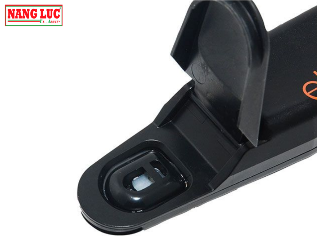 Bộ Kiểm Tra Nồng Độ Muối (Conductivity Meter) Elcometer Model 138