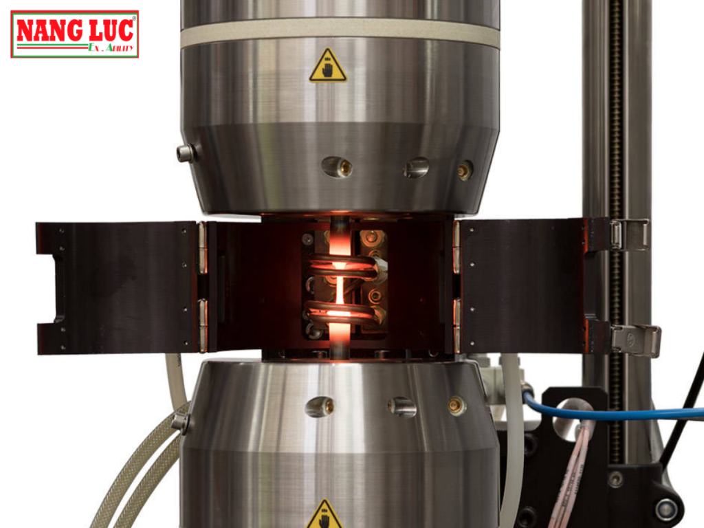 Thiết Bị Kiểm Tra Độ Bền Vật Liệu Nhiệt Độ Cao (Thermomechanical Fatigue) Instron Model 8801-TMF 88662-TMF