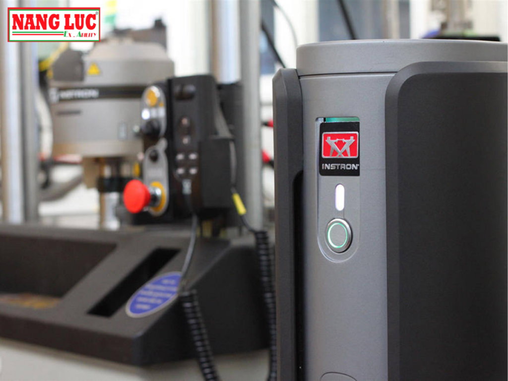 Bộ Điều Khiển Instron Model 8800MT